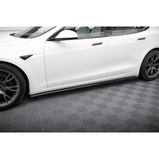 Maxton Design difuzory pod boční prahy ver.2 pro Tesla Model S Plaid Mk1 Facelift, černý lesklý plast ABS