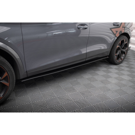 Maxton Design "Street Pro" difuzory pod boční prahy pro Cupra Formentor, plast ABS bez povrchové úpravy, s červenou linkou