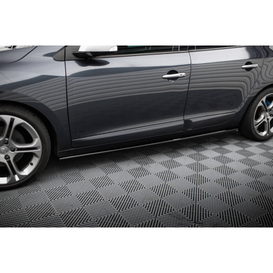 Maxton Design difuzory pod boční prahy pro Renault Megane GT Mk3 Facelift, černý lesklý plast ABS