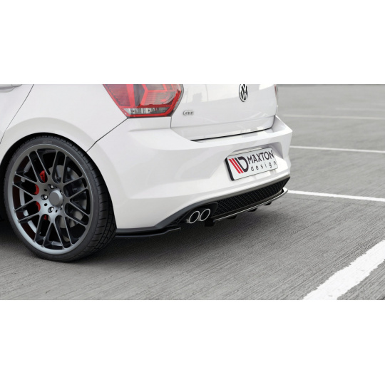 Maxton Design středový spoiler pod zadní nárazník s žebrováním pro Volkswagen Polo GTI Mk6, černý lesklý plast ABS
