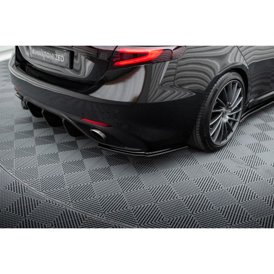 Maxton Design boční difuzory pod zadní nárazník pro Alfa Romeo Giulia Veloce, černý lesklý plast ABS Maxton Design boční difuzory pod zadní nárazník pro Alfa Romeo Giulia Veloce, černý lesklý plast ABS