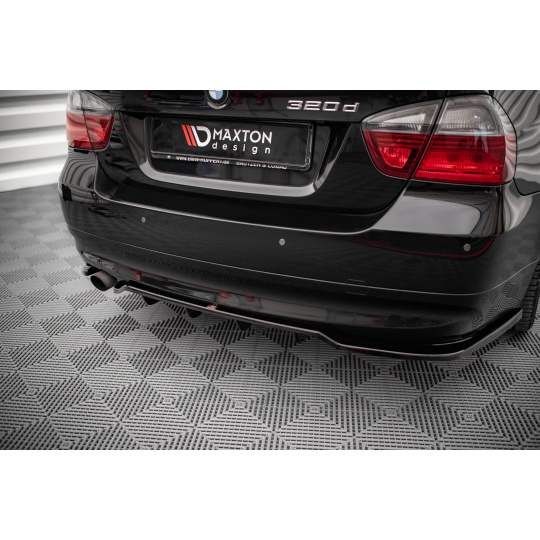 Maxton Design středový spoiler pod zadní nárazník s žebrováním pro BMW řada 3 E90, černý lesklý plast ABS