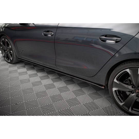 Maxton Design "Street Pro" difuzory pod boční prahy pro Cupra Leon, plast ABS bez povrchové úpravy, s červenou linkou