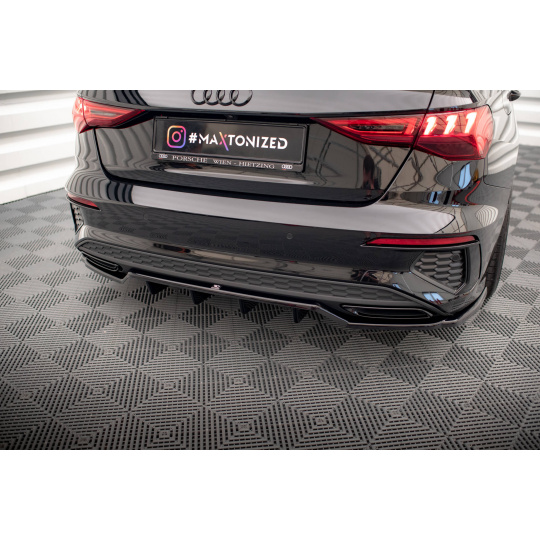 Maxton Design středový spoiler pod zadní nárazník s žebrováním pro Audi A3 8Y, černý lesklý plast ABS, Sedan S-Line