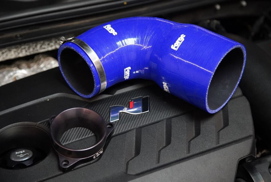 Adaptér Forge Motorsport FMTIA2