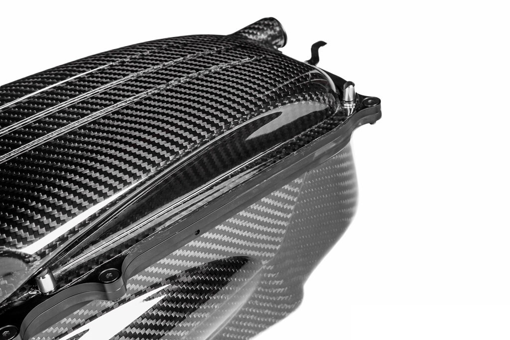 Konstrukce airboxů Eventuri pro Mercedes-Benz GLC63S AMG