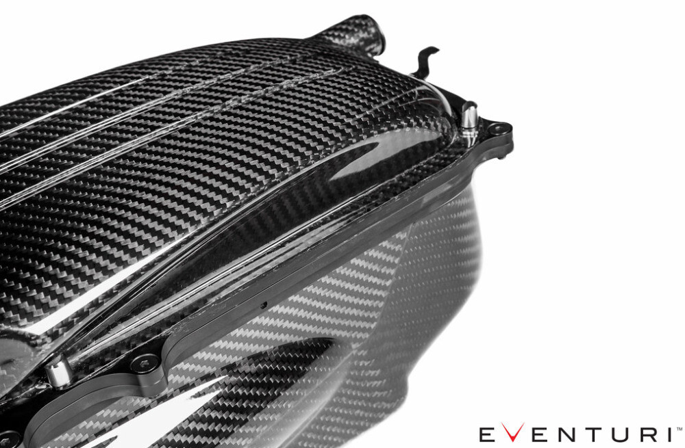 Konstrukce airboxů Eventuri pro Mercedes-Benz C63S AMG